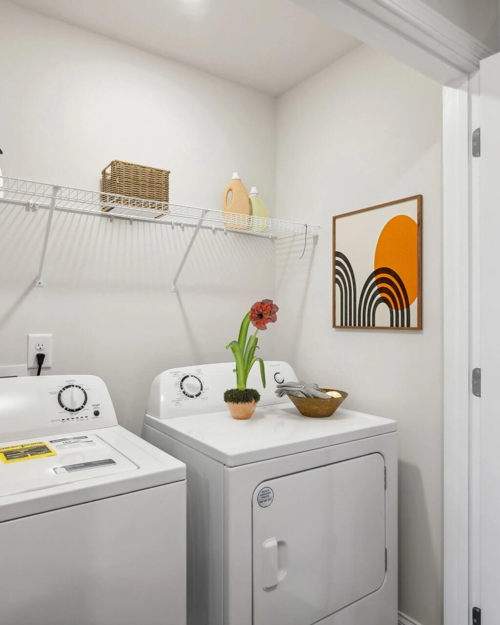 washer and dryer at pine valley commons apartments fairburn